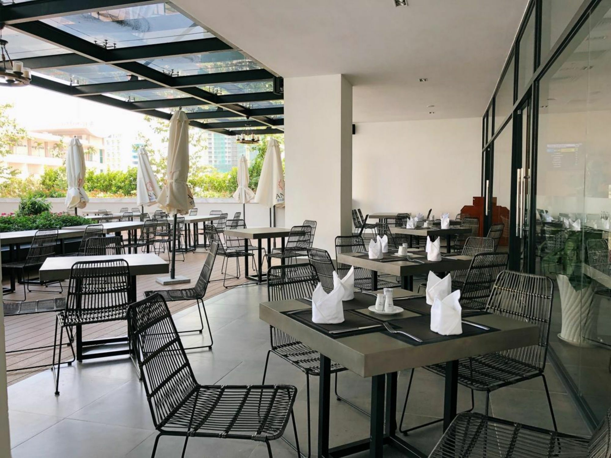 Parama Apartments Balcony Beachfront ニャチャン エクステリア 写真