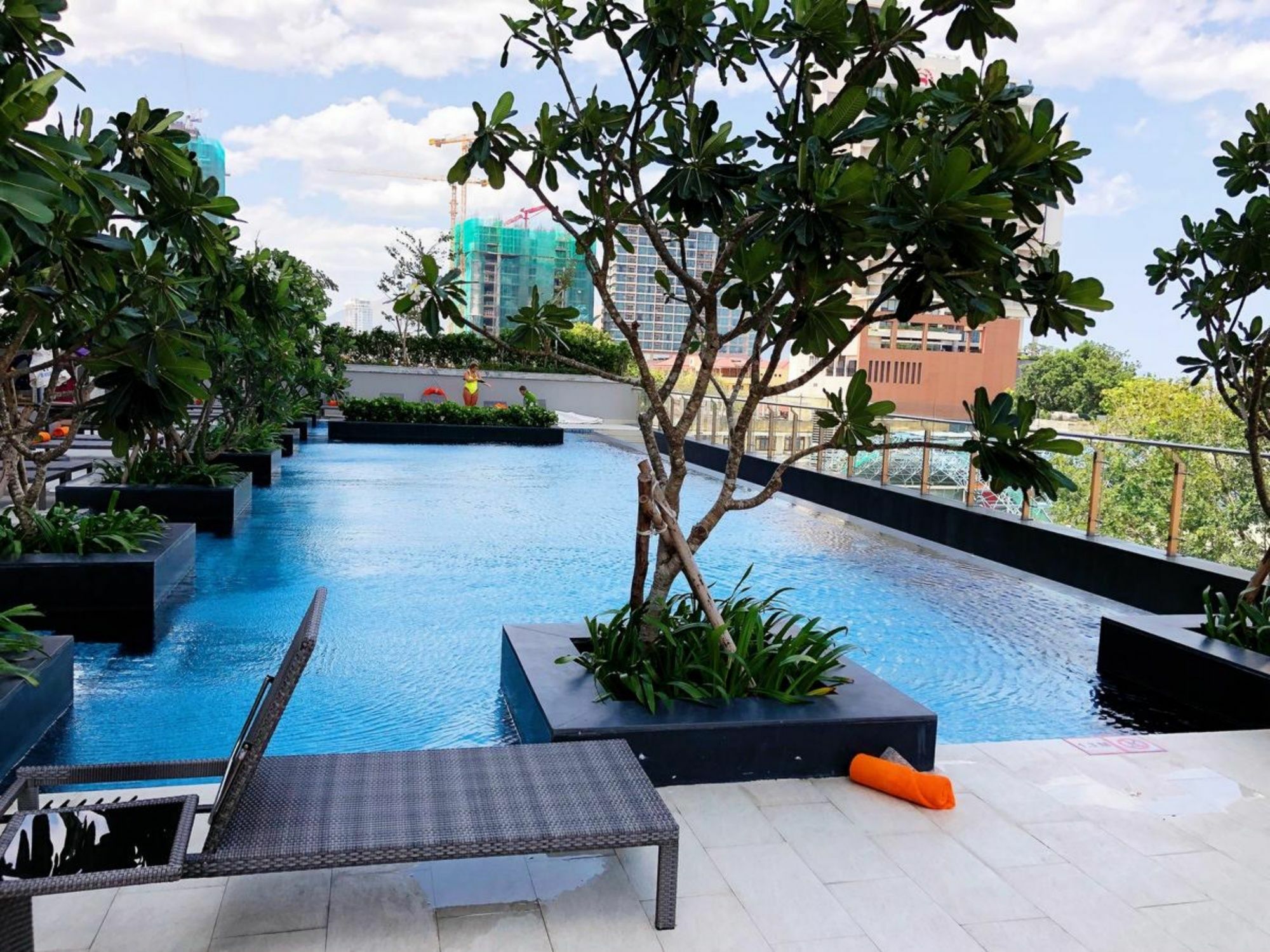 Parama Apartments Balcony Beachfront ニャチャン エクステリア 写真